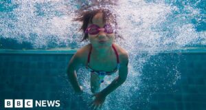 Tiny data centre used to heat public swimming pool