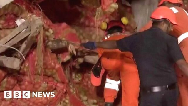 Eight killed by deluge of potatoes after roof collapse