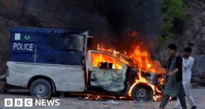 Imran Khan court hearing prevented by Islamabad clashes