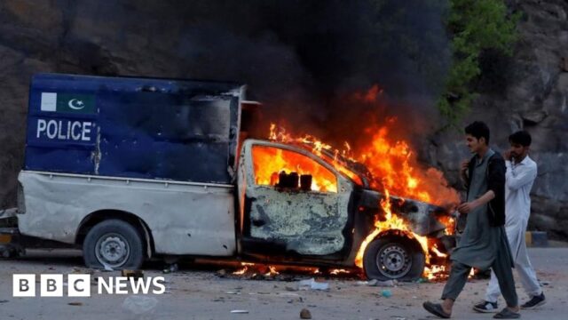 Imran Khan court hearing prevented by Islamabad clashes