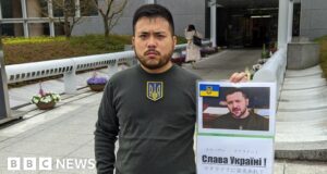 Japanese student dresses as Volodymyr Zelensky for graduation