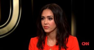 Chris Wallace asks actress about her brand’s controversy. See her response