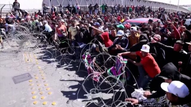 Large group attempts mass entry into US at border crossing