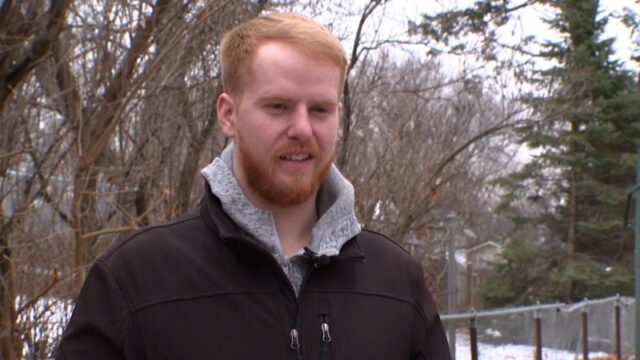 230313182041-jason-derulo-tips-waiter-ketv-pkg-vpx.jpg