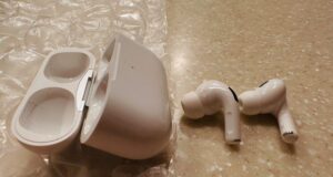 This woman left her AirPods on a plane. She tracked them to an airport worker’s home