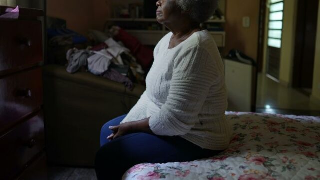 230317154115-01-navigating-aging-social-frailty-khn-partner-wellness-stock.jpg