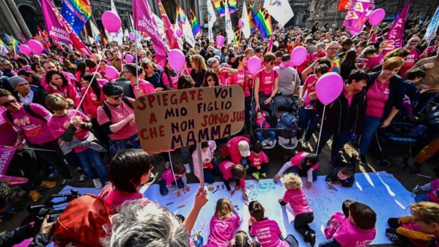 230318122526-01-italy-same-sex-parents-protest-0318.jpg