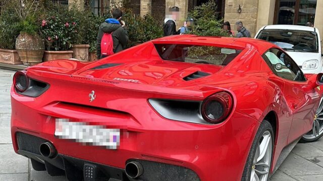 230321112505-02-us-tourist-ferrari-florence-crop.jpg