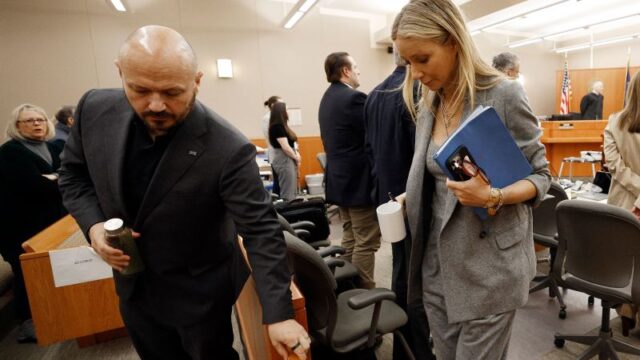 230323144402-01-paltrow-trial-0323.jpg
