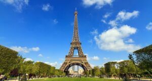 Traveling to France during the protests: What you need to know