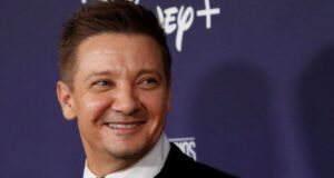 Jeremy Renner shows off strides in recovery on treadmill