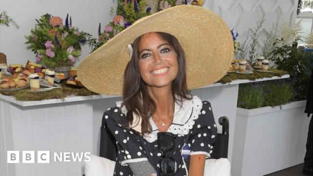 Deborah James: Bowelbabe charity fund raises £11.3m