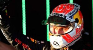 Verstappen wins Australian GP after three red flags