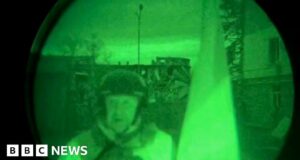 Bakhmut: Wagner raises Russian flag but Ukraine fights on