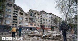 Ukraine war: Civilians killed in Russian strike on Ukraine homes