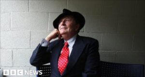 Barry Humphries: The satirist and comedian whose life was dominated by Dame Edna Everage