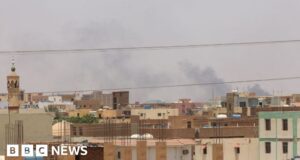 Sudan fighting: Blinken says US diplomatic convoy fired upon