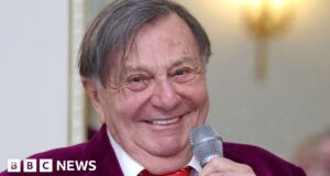 Barry Humphries: Dame Edna Everage star in hospital for ‘health issues’