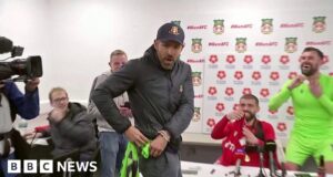 Ryan Reynolds crashes Wrexham presser for player’s shirt