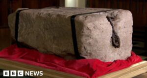 Stone of Destiny leaves Edinburgh for coronation