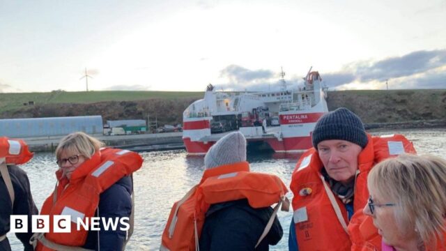 Sudden mechanical failure likely cause of Orkney ferry grounding