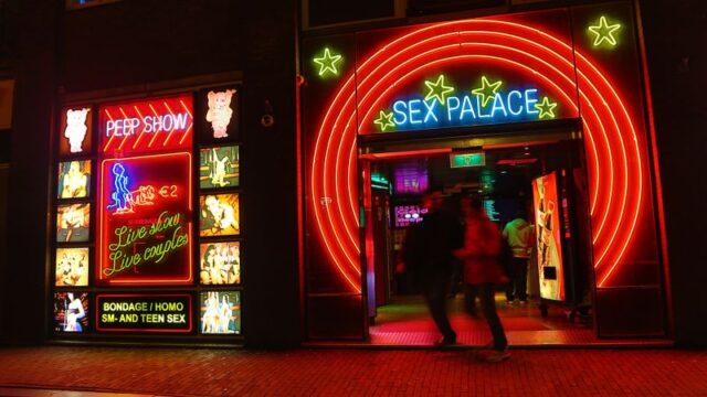 230331131619-02-amsterdam-visitors-sex-workers-vice-city.jpg