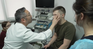 Video: Their faces were disfigured by the war. Now these doctors are giving them back hope