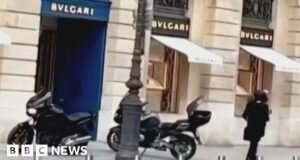 Armed heist at Paris luxury jewellery store in daylight