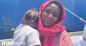 Sudan crisis: Chaos at port as thousands rush to leave