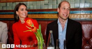Prince William and Kate drop into a Soho pub