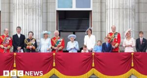 Buckingham Palace balcony guessing game goes on