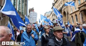 Thousands join march for Scottish independence