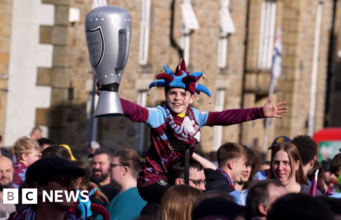 Tens of thousands celebrate Burnley’s Championship title win