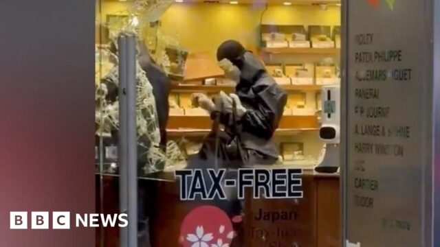 Watch daylight Rolex heist at luxury Tokyo shop
